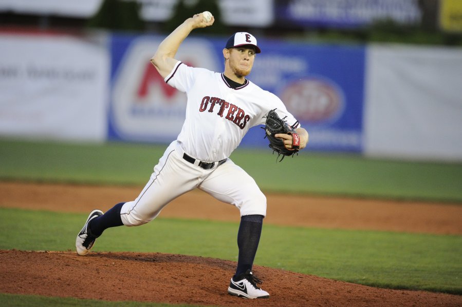 Former CWL Pitcher Max Duval Signs with Diamondbacks